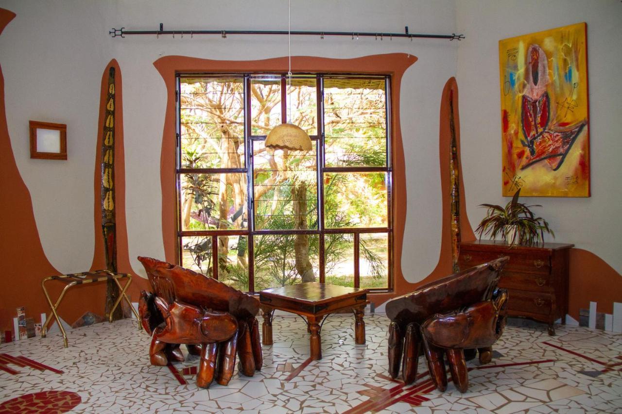 Mama Africa Art Residence & Art Center Gambia Tanji 外观 照片