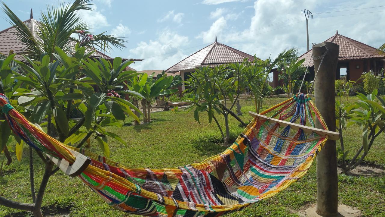 Mama Africa Art Residence & Art Center Gambia Tanji 外观 照片